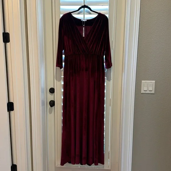 beginning boutique white maxi dress Grayson White Long Sleeve Maxi Dress - US 2